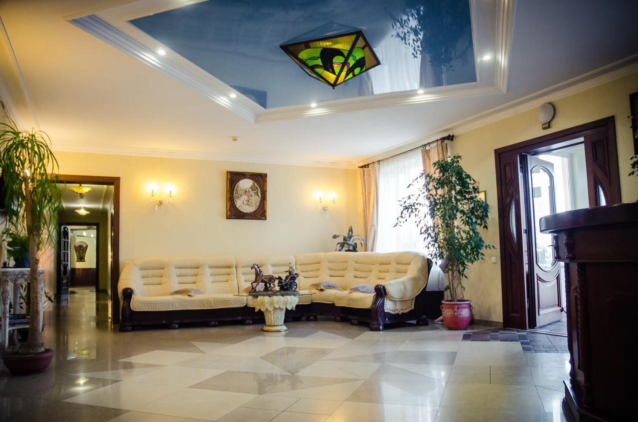 Готель Софія Dolyna Exterior photo